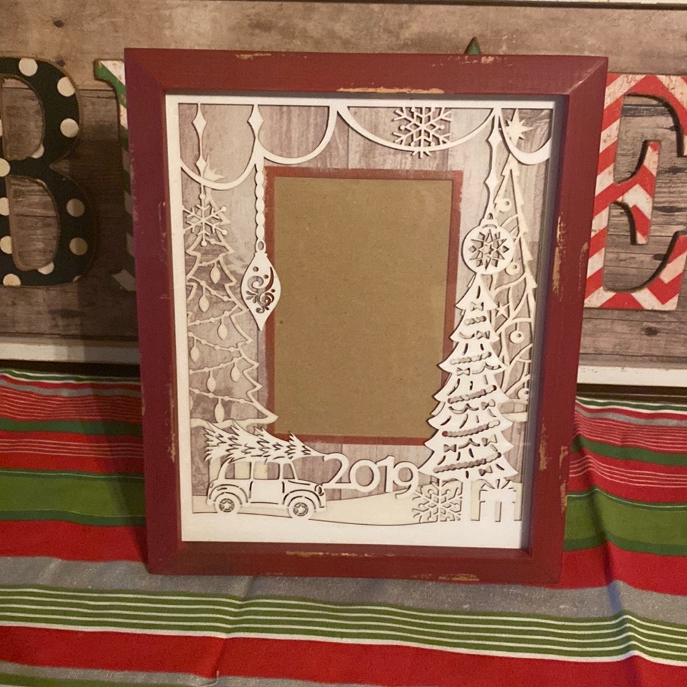 Pier 1 2019 Christmas frame